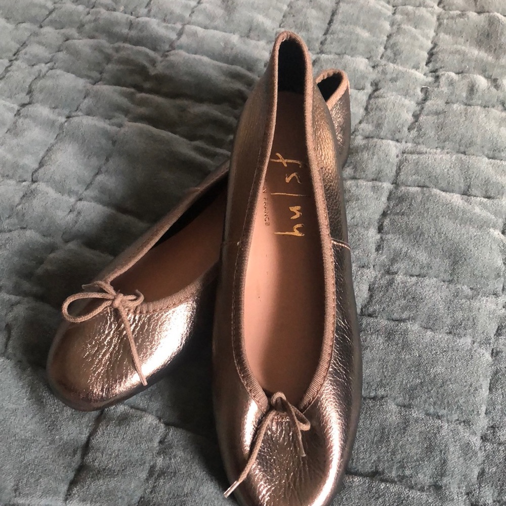 FS / NY ballet flats NWOT